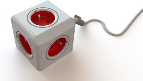 Distribución eléctrica integrada con tomas Schuko múltiples